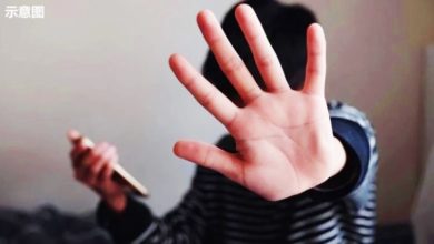 Photo of 男生也要保护好自己 女子拍男同事臀部 下场惨了