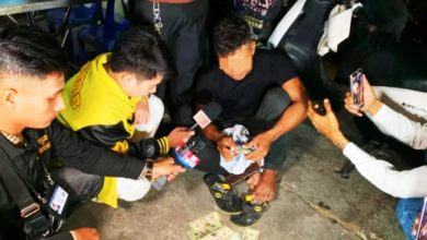 Photo of 2男没钱搭车 冥钞当美元付车资