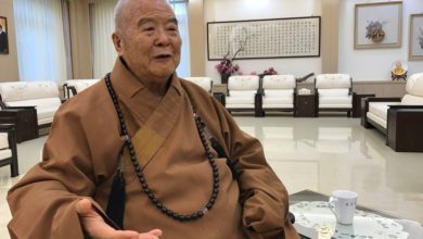 Photo of 星云大师墨宝拍卖风波 佛光山否认授权