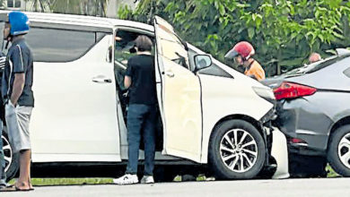 Photo of 疑失控撞向路肩 MPV撞3车3摩多1死