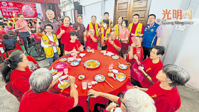 Photo of 峇央峇鲁狮子会新春慈善宴 230老人孤儿共进午餐
