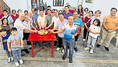 Photo of 【槟威制衣批发商公会新春团拜】叶谋通：聚焦科技创新产能提升 推动企业会员合作发展