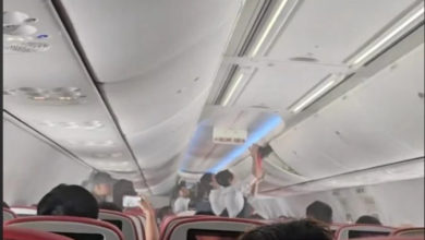 Photo of 客机降落前行李仓冒烟 充电宝起火 空服员冷静灭火