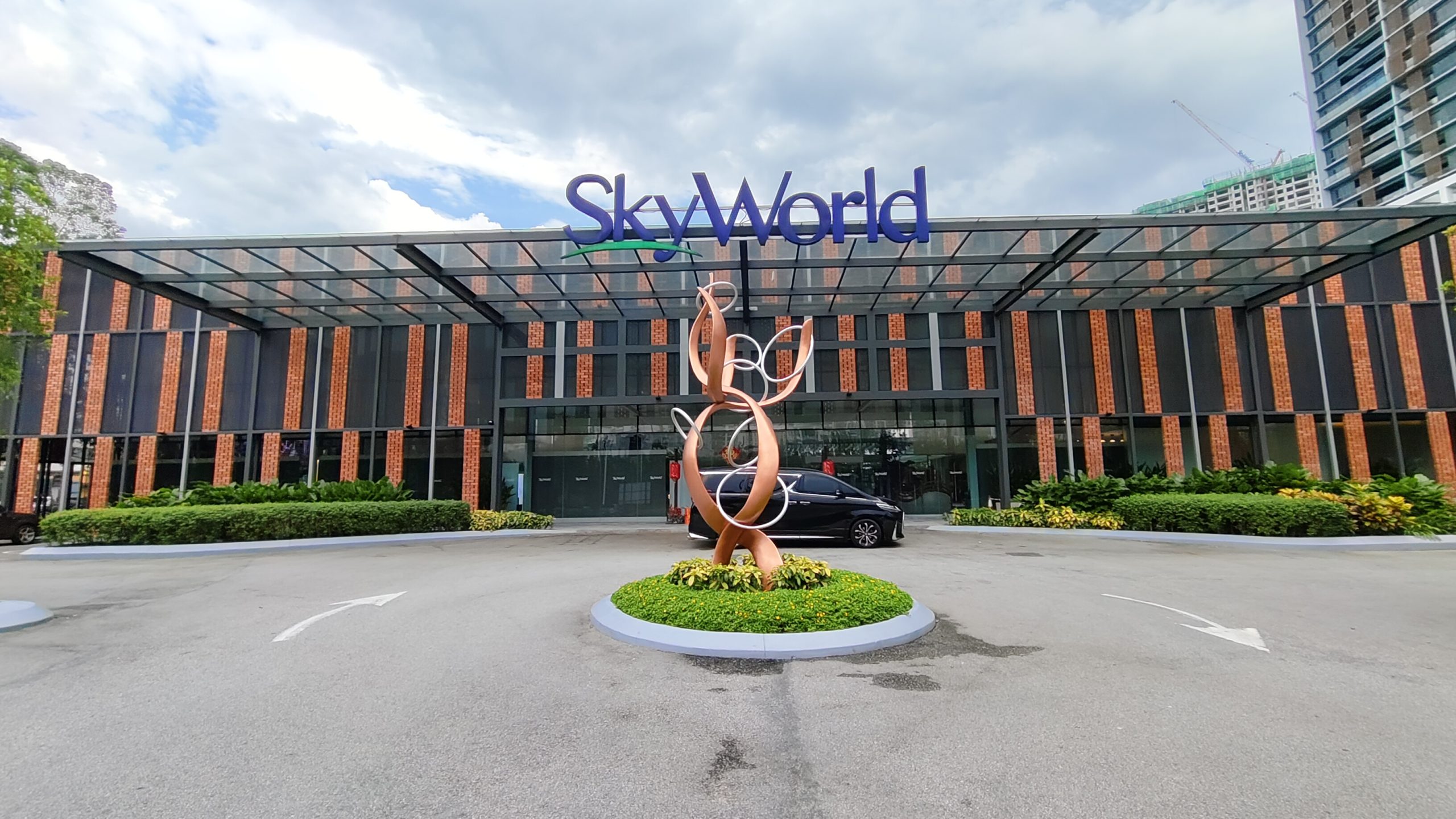 SkyWorld Development Berhad展示厅外观，也是公司的创办发源地。