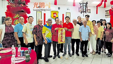 Photo of 【南安会馆新春团拜暨颁奖学金】 洪祖殿：不限于华人使用 首相肯定华语重要性
