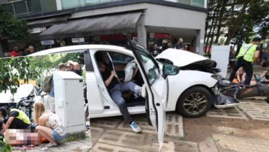Photo of 路边见失控车冲来 洋汉狂逃仍遭撞飞