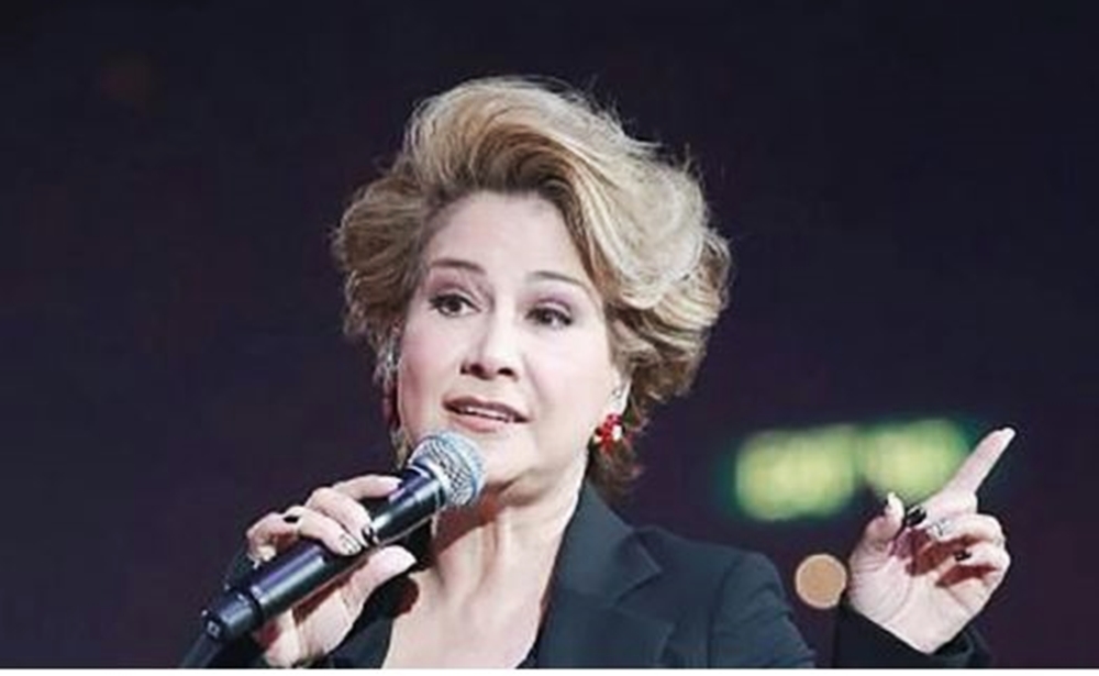 台韓演藝圈風波不斷,72歲歌后甄妮時常在社群針砭時事