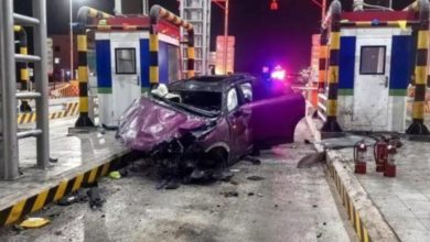 Photo of 开自动驾驶后打瞌睡 车撞收费站滚两圈!
