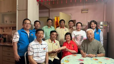 Photo of 积善社与威省客家公会送暖 断手女子喜获义肢