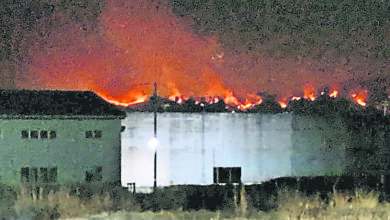 Photo of 火场面积达2100公顷 日山火蔓延至住宅区