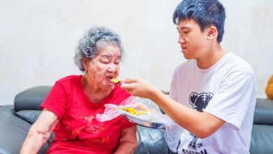 Photo of 15岁孤儿天天吃杯面打工照顾祖母 YB认为义子助养