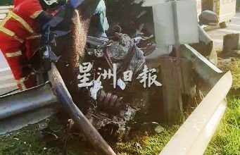 Photo of 轿车失控猛撞路边铁栏 华裔司机伤重身亡