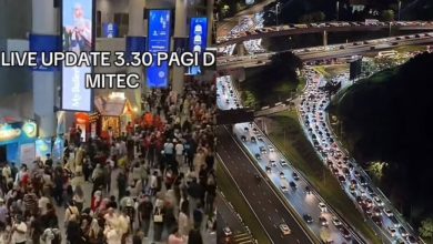 Photo of KL因MITEC严重堵塞 1公里路要走40分钟
