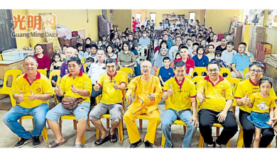 Photo of 顺德坛九皇庙善信拨1万 3单位72学生受惠