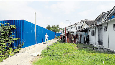 Photo of 德密凯民宅后巷非法扩建 毗邻住户促市厅调查
