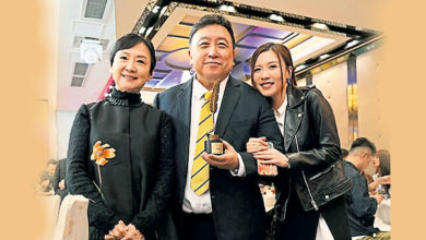 Photo of 王晶获编剧荣誉大奖 网友反应两极掀争议