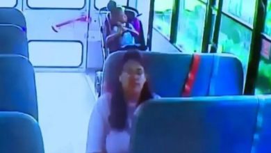 Photo of 6岁女童校车上窒息亡 她踢窗求救 “大人滑手机没发现”