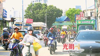 Photo of 【塞车痾一痾】车辆违停 加剧日落洞路交通恶化