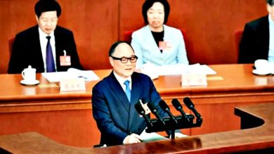 Photo of 吉利董事长李书福 两会戴AR眼镜脱稿发言