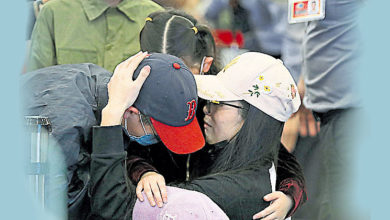 Photo of 涉武统论遭驱逐 中配偶网红搭机离台