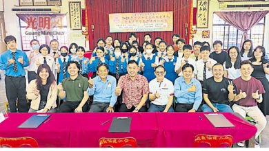 Photo of 【吉南福建公会黄卿狮杯中学生华语辩论赛】黄佳祯鼓励华团组织 善用媒体增曝光度