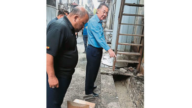 Photo of 商区沟渠油污堵排水 张睷洋:市会商家应责任