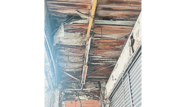 Photo of 电线零乱 地板腐朽 拱门断裂 荒置店屋引安全忧虑