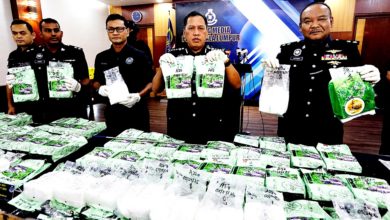 Photo of 3毒骡未飞先落网 警突击酒店起333万冰毒