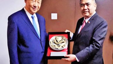 Photo of 陆兆福：考量安保停车场移交 赠习纪念品合礼仪