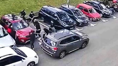 Photo of 视频〡10男持棍围堵砸车 休旅车司机鸣笛自救