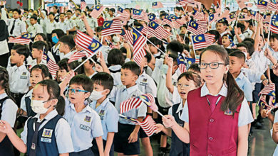 Photo of 郭子毅：勿只停留佩戴国旗徽章 日常活动应灌输爱国