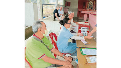 Photo of 平芭日来义山乐捐箱点算 50元和10元纸钞遭破坏