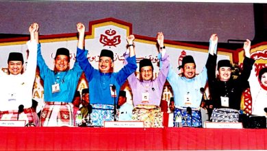 Photo of 敦阿都拉逝世〡接任首相 伯拉率国阵狂胜大选 橫扫199国席
