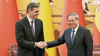 Photo of 增互映影片共同摄製 西中签电影合作文件