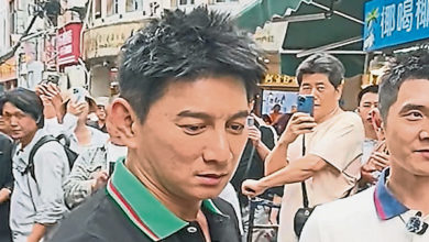 Photo of 吴奇隆爽遇粉丝 窝心举动获赞