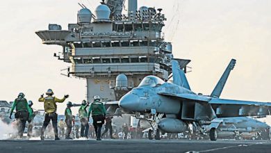 Photo of 美航母杜鲁门号出事故 一架F/A-18E战机坠海