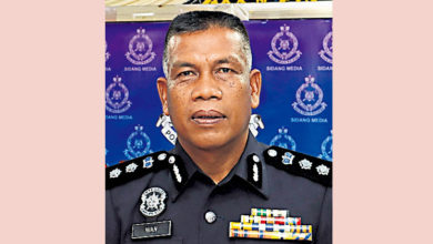Photo of 摩多与轿车相撞 骑士飞抛路肩重伤亡