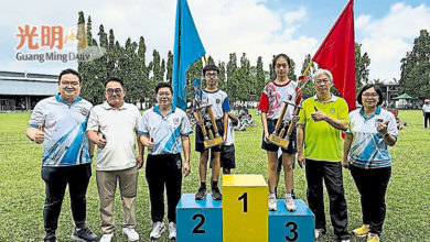 Photo of 日新A校运动会 王德恭吁选手拼全力