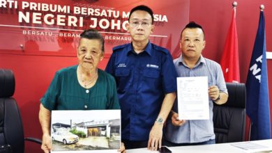 Photo of 离异11年 前儿媳欠阿窿 八旬妇住家被泼漆