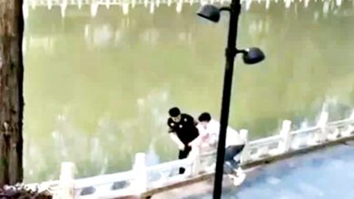 Photo of “谁不跳是狗” 2男赌气跳河 1人不幸溺毙