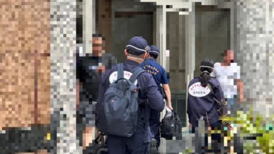 Photo of 辞职照顾双亲疑遭诈骗 一家三口卧床身亡