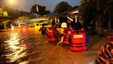 Photo of 凌晨豪雨下不停 雪州加影一甘榜闪电水灾 15灾民撤离