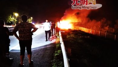 Photo of 车撞护栏翻覆起火 六旬司機烧死