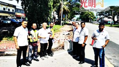 Photo of 林冠英极力争取获拨款 50万提升峇东埔路