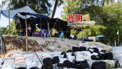 Photo of 峇都丁宜海蚀严重 沙袋毁美景 游客掉头走