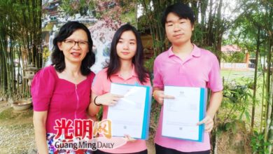 Photo of 【SPM放榜】龙凤胎皆考佳绩 学霸儿女也是学霸