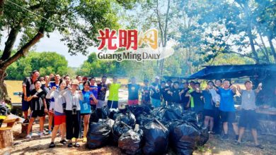 Photo of 50志工清理斑鸠湾码头 马莫河捞起1公顿垃圾