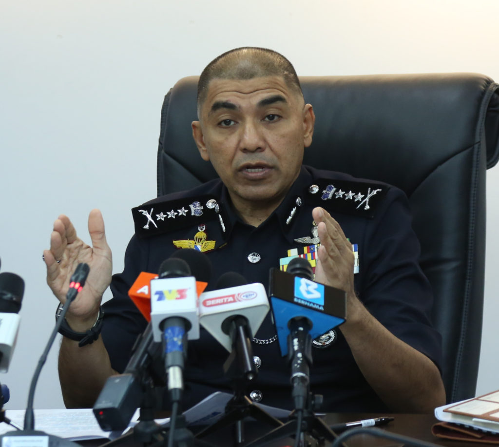 MBI诈骗案再逮5人丹斯里与拿督斯里落网扣35亿资产| 即时| 国内| 2025-04-22 – 光明日报