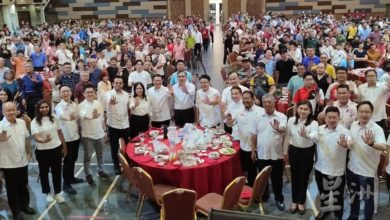 Photo of 送礼习近平遭嘲讽 陆兆福: 酸民助力 锡盘龙雕热销