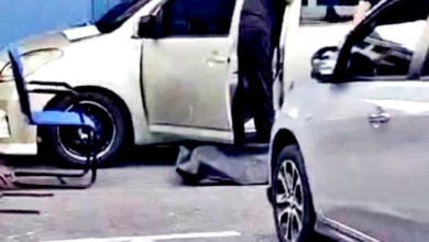Photo of 男子车内遭击毙 警逮6嫌犯起获枪支子弹